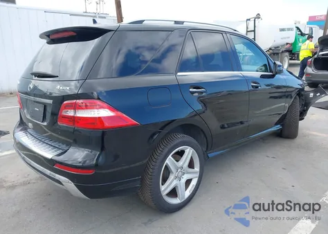 2015 Mercedes-Benz Ml 400 4Matic z USA, uszkodzony, nr VIN 4JGDA5GB3FA581009